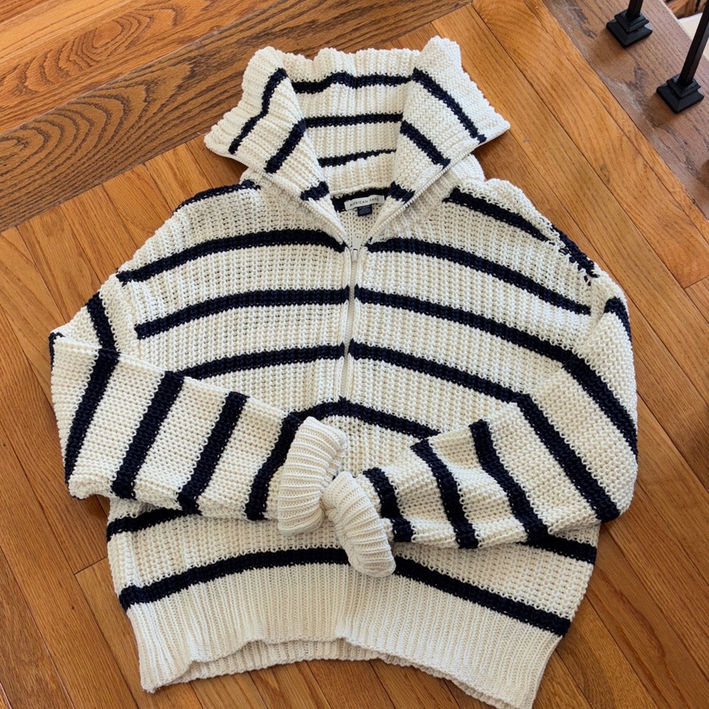 NWOT AE Striped Knit Sweater - Navy and cream zip sweater